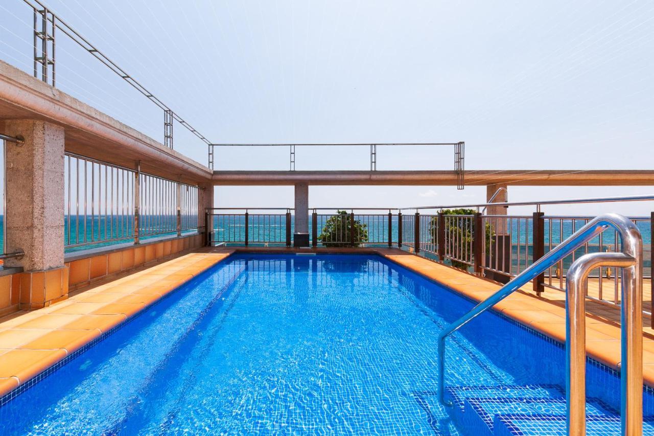 Uhc Las Palmas Apartment Salou Bagian luar foto
